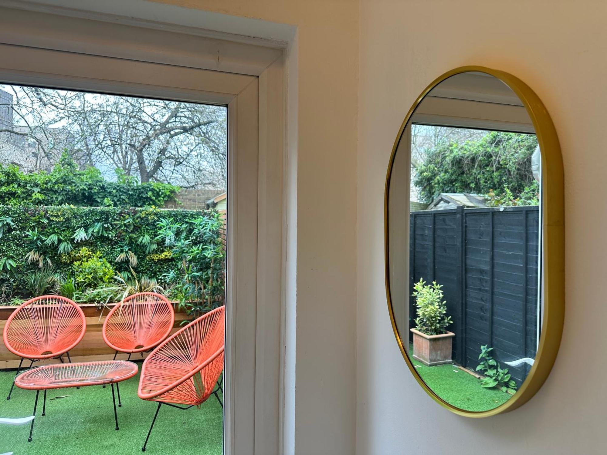 Stylish Kennington Near Tube With King Bed And Garden Appartement Londen